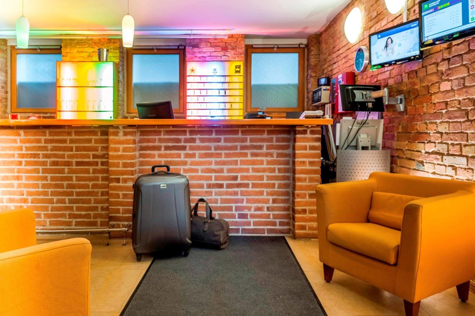 Ibis Styles Berlin City Ost Beltér fotó